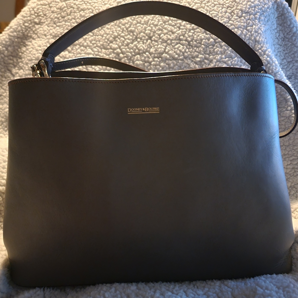 Dooney & Bourke Alto Blanca - EUC